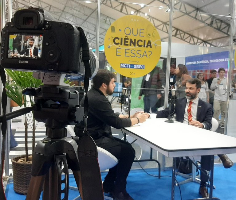 O diretor do Ibict, Tiago Braga, concedeu uma entrevista ao videocast Que Ciência é Essa?