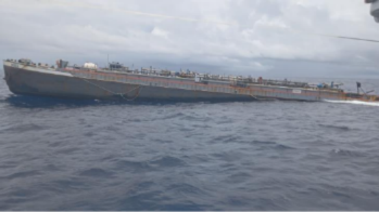 Figura 25: Navio-tanque à deriva nos limites de Unidades de Conservação do Arquipélago de São Pedro e São Paulo, nas proximidades do Arquipélago de Fernando de Noronha.