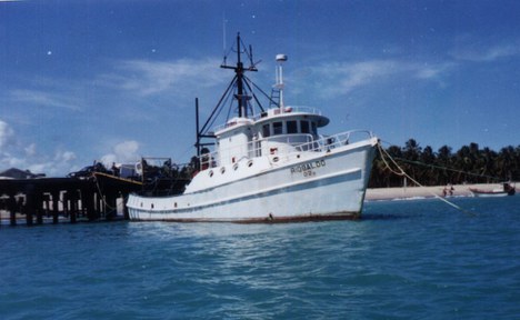 Embarcação do CEPENE/ICMBio.