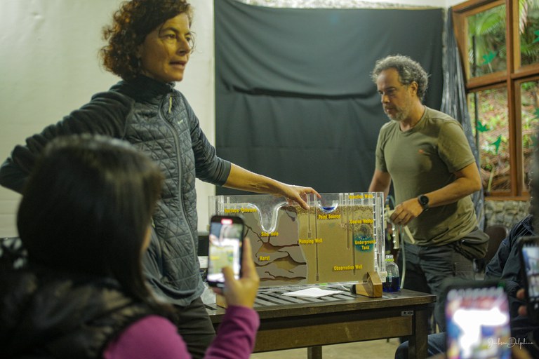 Luciana Alt e Vitor Moura, durante curso realizado no Petar - Foto Jackson Delphino (1).jpg