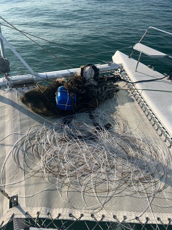 Petrechos de pesca fantasmas recolhido durante monimento embarcado - Acervo CMA