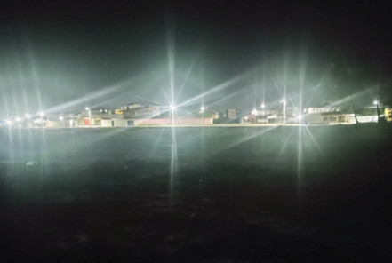 Irradiação luminosa dos postes, que desorienta os filhotes da espécie Lepidochelys olivacea que nascem em Pirambu-SE.