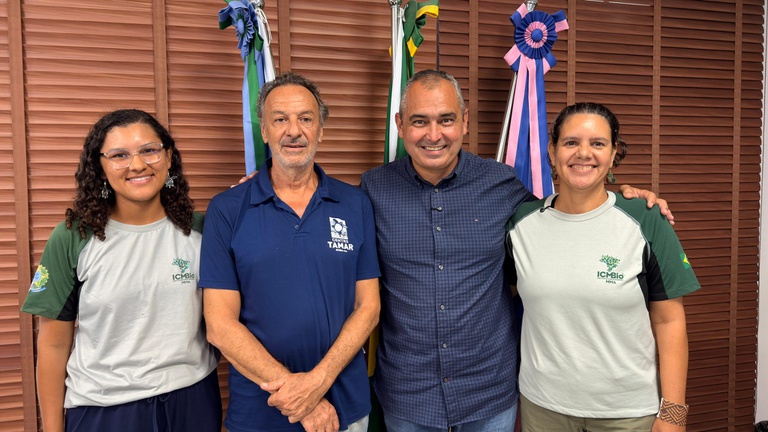 ATA Joice Soares, coordenador do Centro TAMAR/ICMBio Joca Thomé, prefeito de São Mateus-ES Marcus Batista e analista ambiental gestora da Base do Centro TAMAR/ICMBio em São Mateus-ES, Kelly Bonach. (Da esq. para dir.)