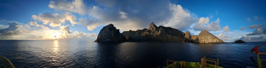 Beleza cênica das Grandes Unidades Oceânicas e rica biodiversidade que ela preserva (Crédito Carmina Rañones).