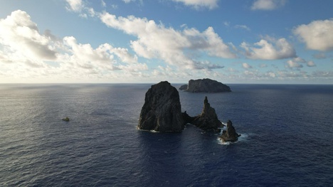 Navio DeepSea na 2a Expedição à Cadeia de Montanhas Vitória-Trindade-ES (Crédito: Carmina Rañones).
