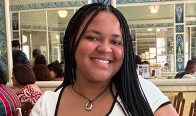  Estudante de Biblioteconomia, Thâmara Guêja.