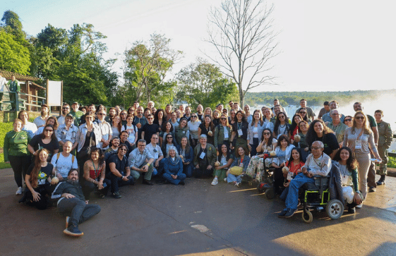 Participantes do II Encontro Nacional sobre Acessibilidade em Unidades de Conservação Federais, realizado no Parque Nacional do Iguaçu (PR), em setembro de 2026. Foto: Divulgação/ICMBio