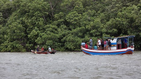 Tradição e conexão entre pescadores durante a competição de regata a remo na programação do 19º Festival Peixe-Boi Marinho - Foto: Geylson Paiva/ICMBio