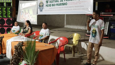 Josarnaldo Ramos relembra as primeiras expedições e a criação do Festival do Peixe-Boi Marinho durante participação na mesa Memória Viva - Foto: Geylson Paiva/ICMBio