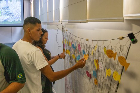 Participantes registram aprendizados e percepções na dinâmica coletiva do seminário. Foto: Bisneto/ICMBio