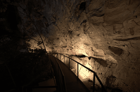 Detalhes das formações rochosas do Parque Nacional da Serra da Capivara, onde estão preservados sítios arqueológicos que ajudam a compreender a presença humana nas Américas - Foto: Rubem Jayron/ICMBio