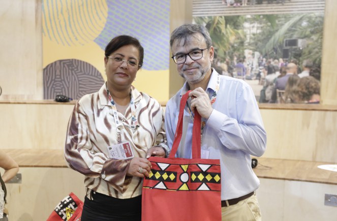 Junto à ministra do Ambiente de Angola, Ana Paula Pereira - Foto: Geylson Paiva/ICMBio