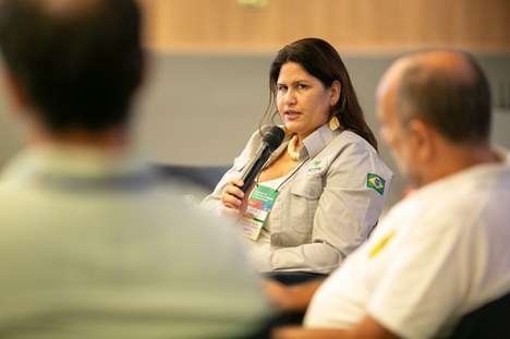 coordenadora-geral de Uso Público do ICMBio, Carla Guaitanelli, destaca que o aumento da visitação e a popularização das trilhas de longo curso trazem novos desafios para a gestão, demandando sinalização clara, comunicação preventiva eficaz e monitoramento constante. Foto: Rubens Nemitz