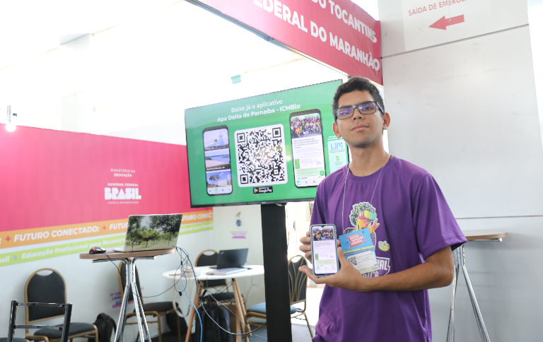 Legenda bolsista Gustavo Fonseca ´hoje conheço melhor o lugar onde vivo` foto Rubens JayronICMBio_st.png
