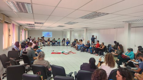 Mesa Redonda Iniciativas em Rede: Encontro de Saberes, Pesquisa e Extensão no Âmbito da Escola das Mares e das Águas. Foto: Mariana Oliveira/ICMBio