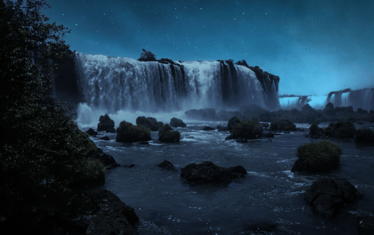 Localizadas com frequência longe de luzes artificiais, áreas protegidas se destacam na proteção do céu noturno, na promoção do turismo sustentável e na conservação da biodiversidade