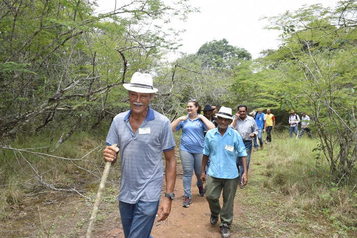 1IDOSOS NA TRILHA LAGOA DA MATA