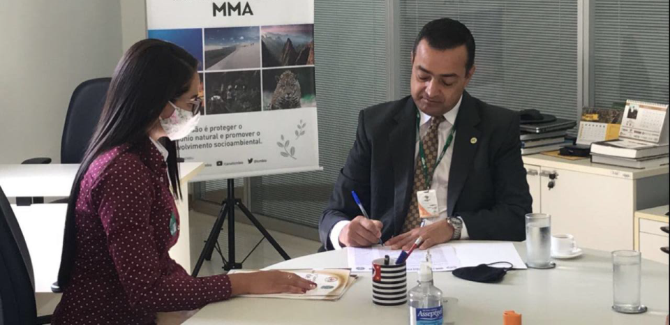 presidente assinatura 1