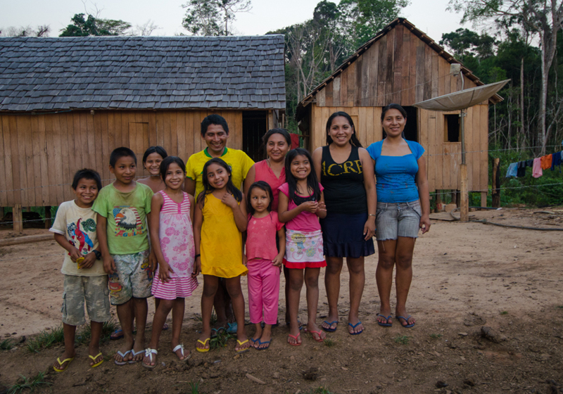 Moradores da Reserva Extrativista Chico Mendes, no Acre (Foto: Aurelice Vasconcelos)