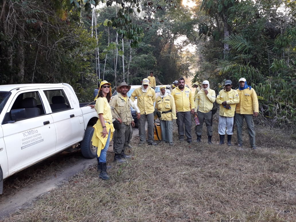 Brigadistas do ICMBio combatem incêndio do Parna Monte Pascoal (Acervo ICMBio)