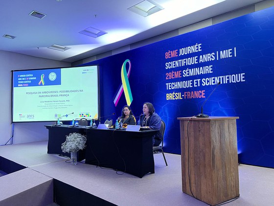 Diretora do IEC, Lívia Caricio, mencionou os atuais esforços do Ministério da Saúde para promover políticas de saúde pública regionalizadas no Brasil.