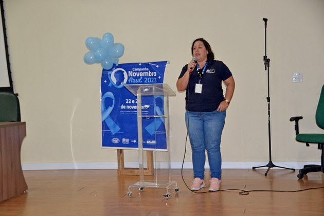 Diretora do IEC, Lívia Caricio, durante a abertura do evento