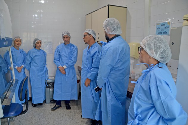 Visita aos laboratórios da Seção de Recebimento de Materiais Biológicos (SERMB/IEC)