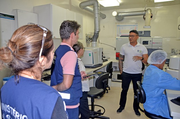 Visita aos laboratórios da Seção de Meio Ambiente (SAAMB/IEC)