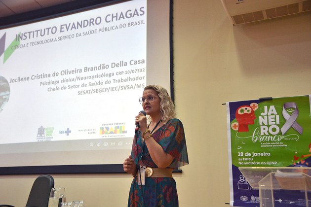 Jocilene Dellacasa, chefe do SESAT/IEC, falou sobre as ações institucionais voltadas ao bem-estar dos trabalhadores