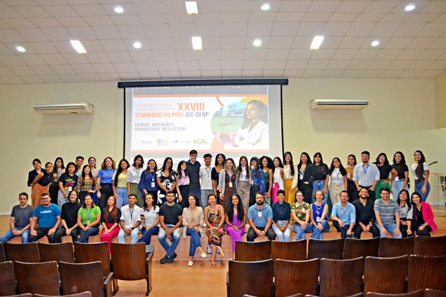 Bolsistas fizeram as apresentações orais dos projetos científicos desenvolvidos ao longo do último ciclo do PIBIC/IEC