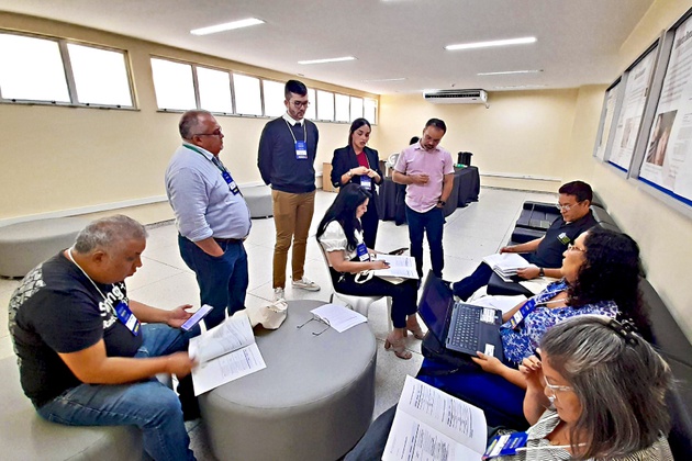 Pesquisadores do IEC foram divididos em grupos de trabalho para a realização das atividades práticas