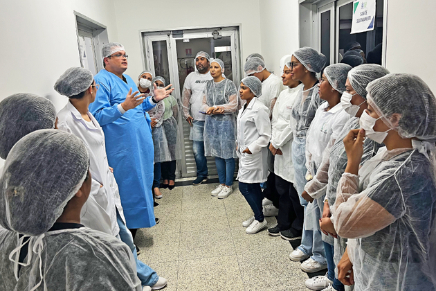 Felipe Bonfim tirou dúvidas dos estudantes durante visita monitorada