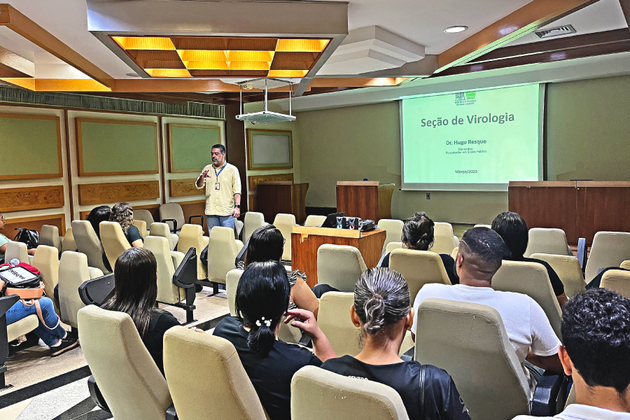 Momento da palestra ministrada pelo pesquisador da SEVIR/IEC, Hugo Resque
