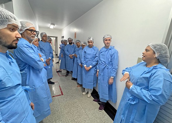 Turma durante visita à Seção de Virologia (SAVIR/IEC)