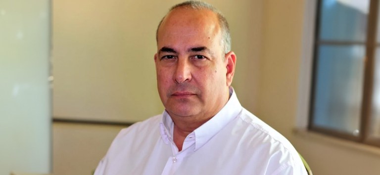 Pesquisador Marco Aurelio em foto posada