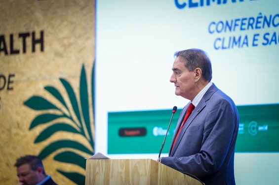 Jarbas Barbosa, diretor da OPAS, fala da importância dos organismos multilaterais frente aos desafios climáticos.