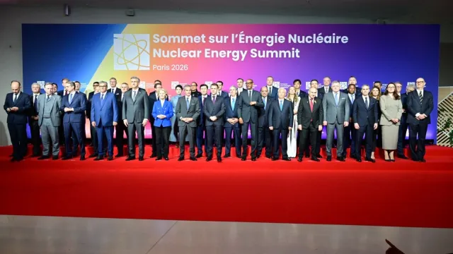 Líderes mundiais reunidos na Nuclear Energy Summit 2026