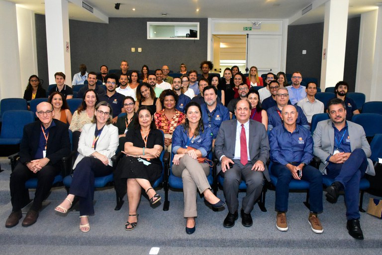 Novos servidores da CNEN reunidos para assistirem as apresentações dos diretores e coordenadores da autarquia