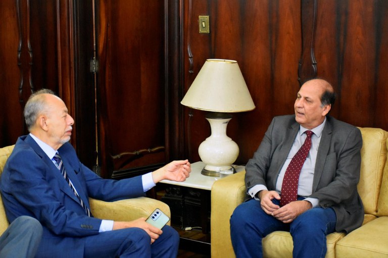 Secretário Inácio Arruda e o Presidente da CNEN Francisco Rondinelli Júnior