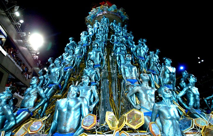 Carro do DNA do desfile da Unidos da Tijuca, 2004