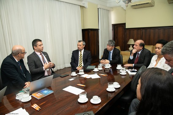 Reunião com Hua Liu na Sede