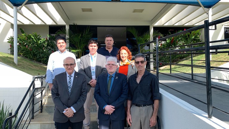 Equipes da CNEN e Centena