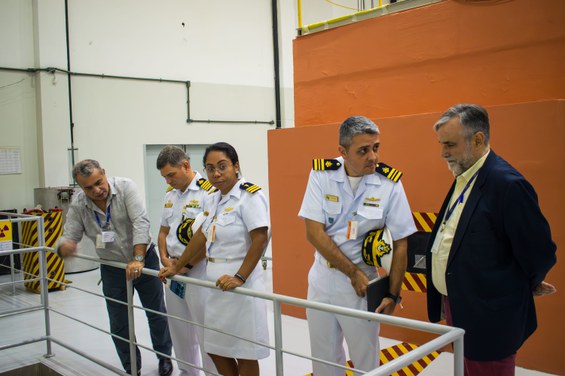 Fuzileiros navais nas instalações do IEN/CNEN