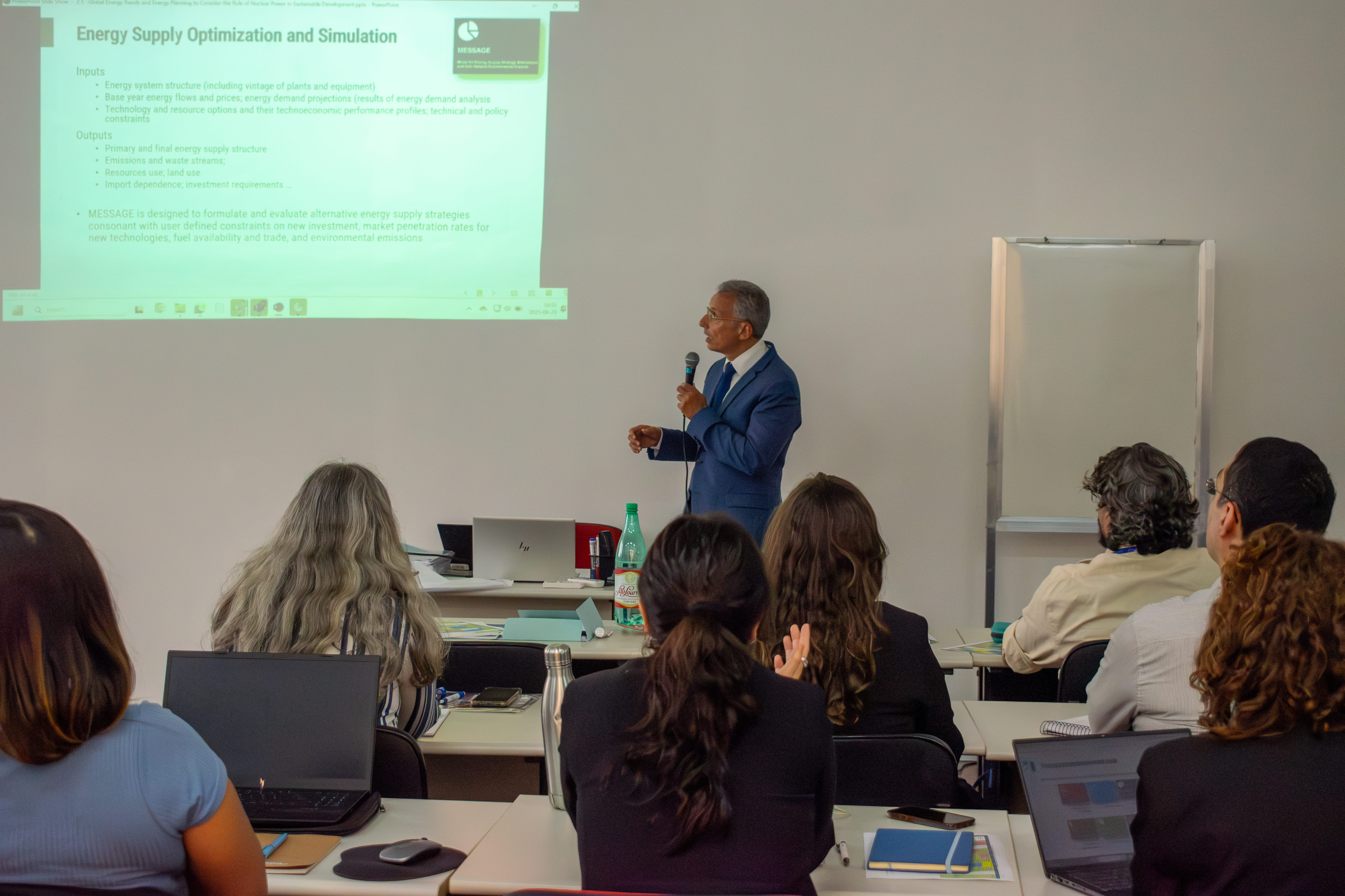 Aula do Curso Nems da AIEA na sede do IEN/CNEN