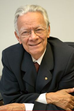 Dr. Rex Nazaré Alves