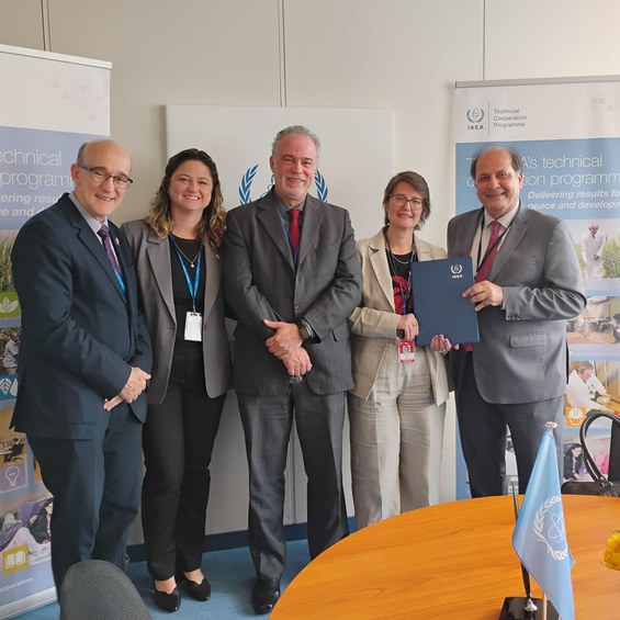 Diretores da CNEN e ANSN em Viena