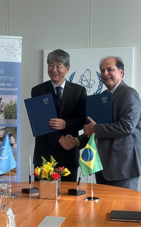 Presidente Rondinelli e Diretor Hua Liu