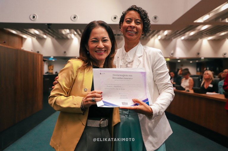 Luciana Carvalheira e Elika Takimoto