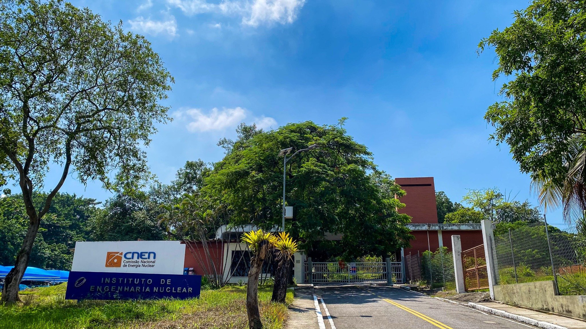 Entrada do IEN, na Ilha do Fundão