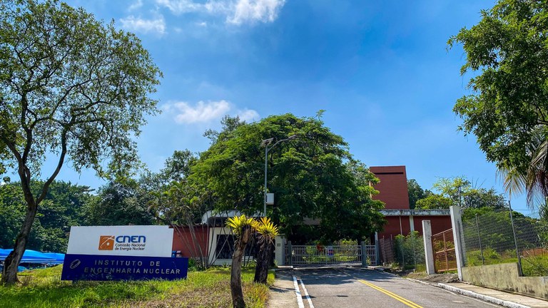 Entrada do IEN, na Ilha do Fundão